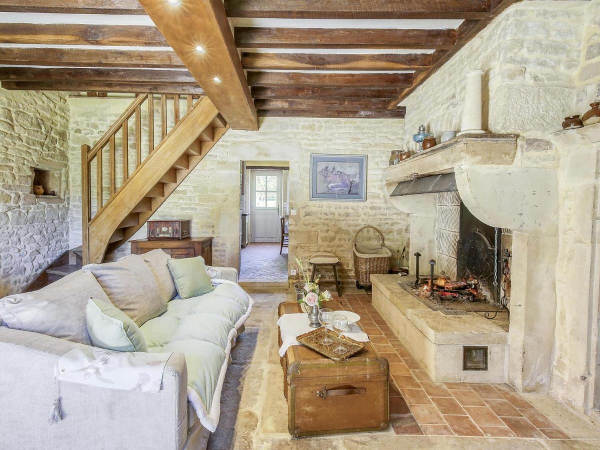 Burgundian Farmhouse In Talon With Fireplace Exterior photo